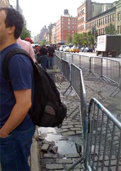 photo of line outside the apple store