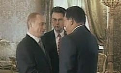 chavez with russian president vladimir putin