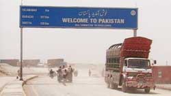 a sign saying 'welcome to pakistan'